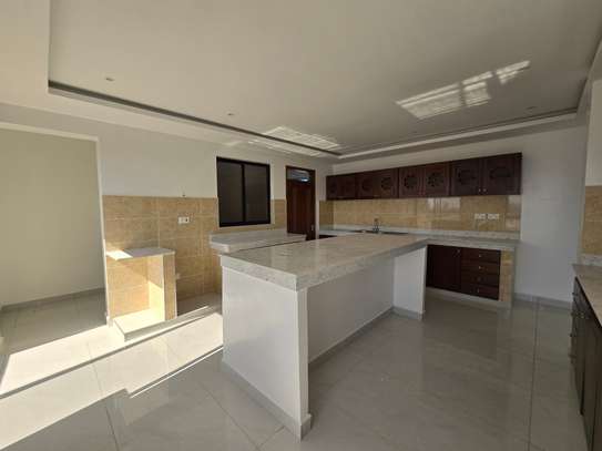 4 Bed Apartment with En Suite in Nyali Area image 16