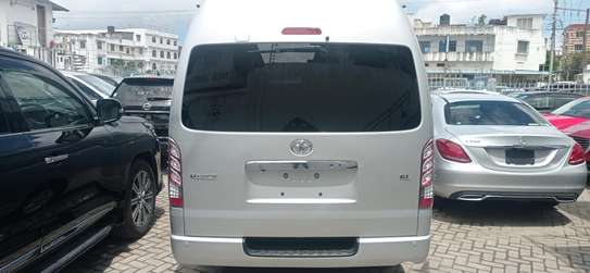TOYOTA HIACE 9L AUTOMATIC DIESEL SUPER GL WITH SEATS image 5