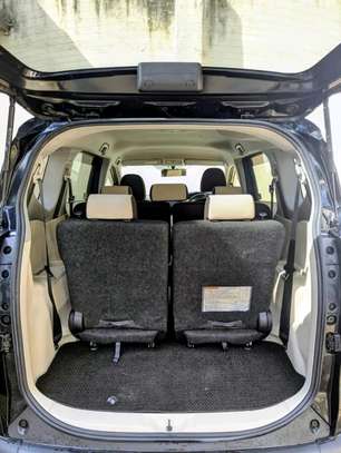 Toyota Sienta non hybrid 2018 black image 4