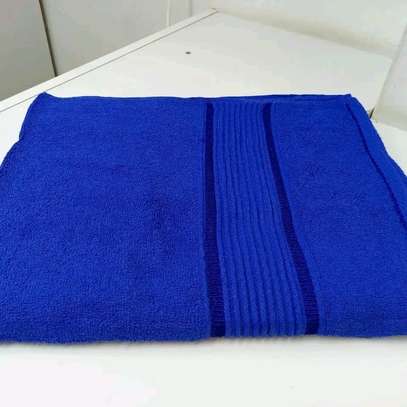 LARGE COLOURED TOWELS image 4