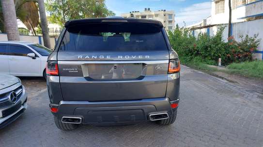 Land Rover Sport image 2