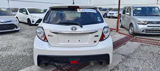 Toyota Vitz GR hybrid white 2018 2wd image 13