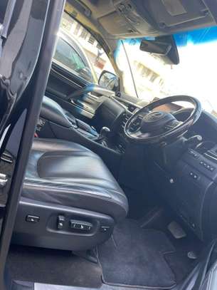 Lexux LX450d sport image 4