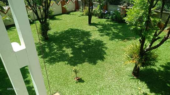 6 Bed House with En Suite in Runda image 12