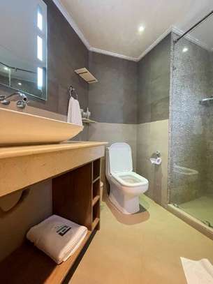 Serviced 2 Bed Apartment with En Suite in Kilimani image 16