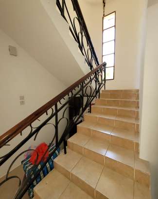 4 Bed Townhouse with En Suite in Nyali Area image 14