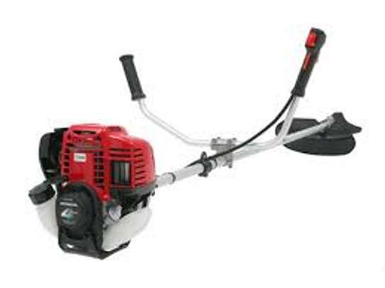 Honda 4 in 1 Brush Cutter With Gx35 Engine. image 2
