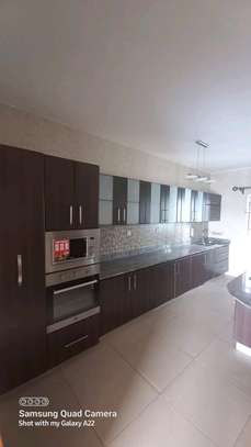 Modern 3 Bedrooms  All Ensuite Apartments in Kileleshwa image 2