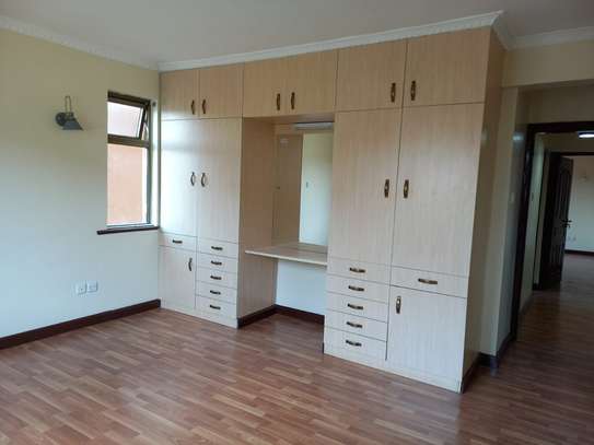 3 Bed Apartment with En Suite in Kileleshwa image 22