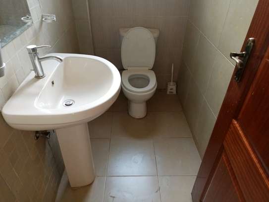 2 Bed Apartment with En Suite at Kilimani Estate image 11