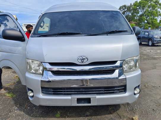 Toyota Hiace  9l manual diesel 2017 image 1