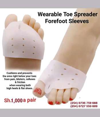 Wearable toe spreader image 1