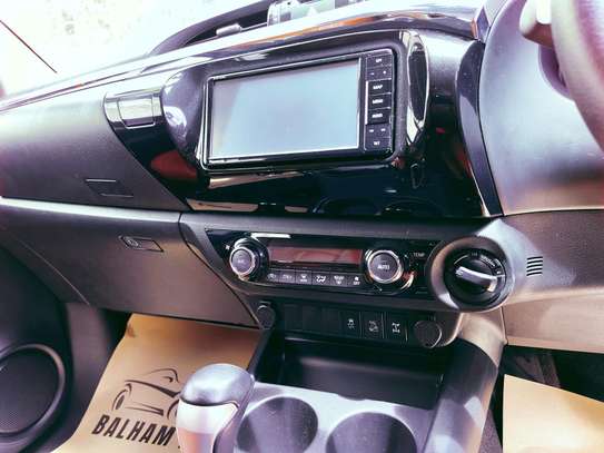Toyota Hilux double cabin blue 2017 Diesel cab image 8