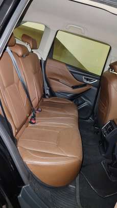 Subaru Forester SK9 black 2018 4wd image 7