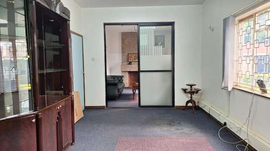 6 Bed House with Staff Quarters in Gigiri image 12