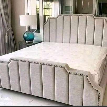 Modern king size bed image 1