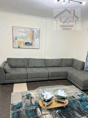 Lavishly furnished 2bedroomed apartment image 7