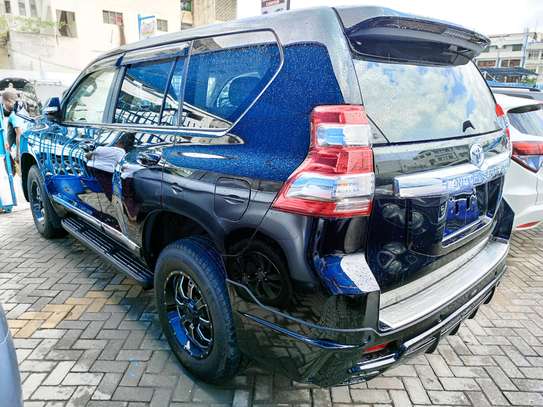 Toyota land cruiser Prado image 5