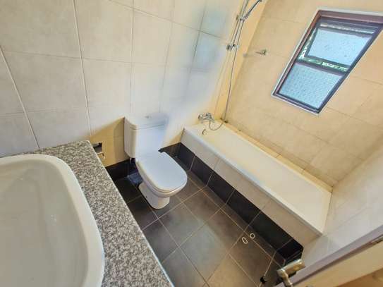 4 Bed Apartment with En Suite in Riverside image 9