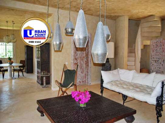 6 Bed Villa with En Suite in Watamu image 14