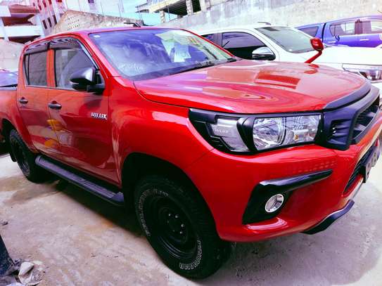Toyota Hilux double cabin red 2018 image 3