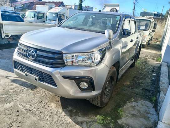 Toyota Hilux 2018car image 7