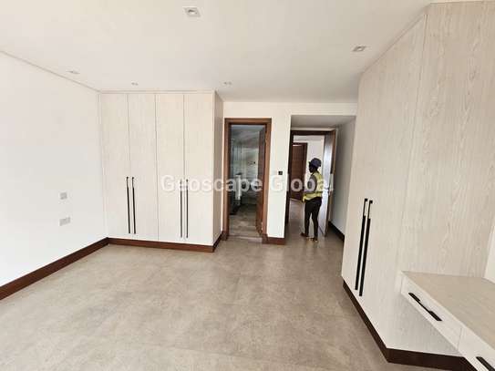 5 Bed House with En Suite at Kitisuru image 14
