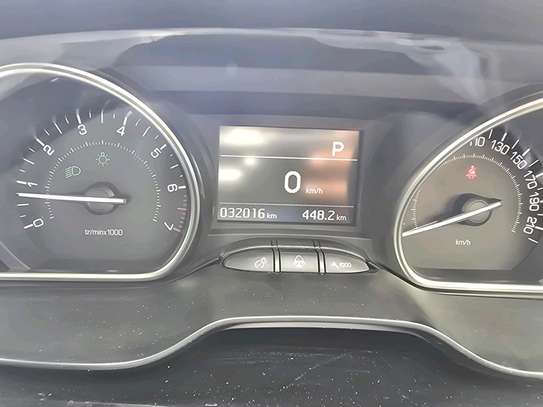 Peugeot 2008 image 9