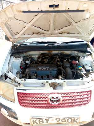 Toyota succeed image 5