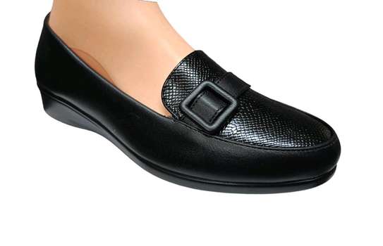 Women flat shoes image 3
