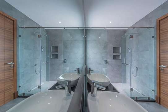 5 Bed Townhouse with En Suite in Kitisuru image 5