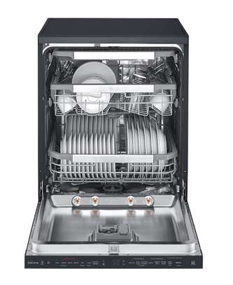 LG DFB325HM Matte Black QuadWash Steam Dishwasher image 3