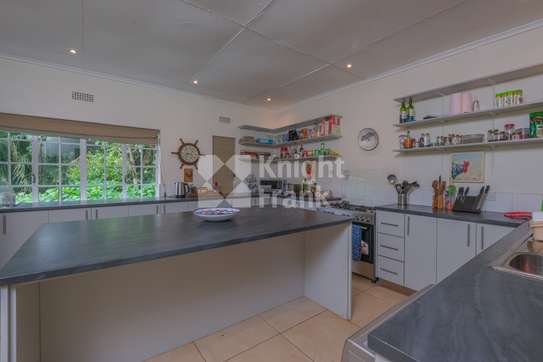 4 Bed House with En Suite at St Georges Road image 10