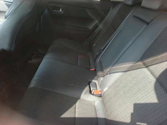 Toyota Auris hybrid image 3