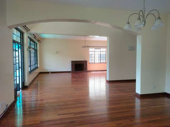 5 Bed Townhouse with Gym in Kitisuru image 13