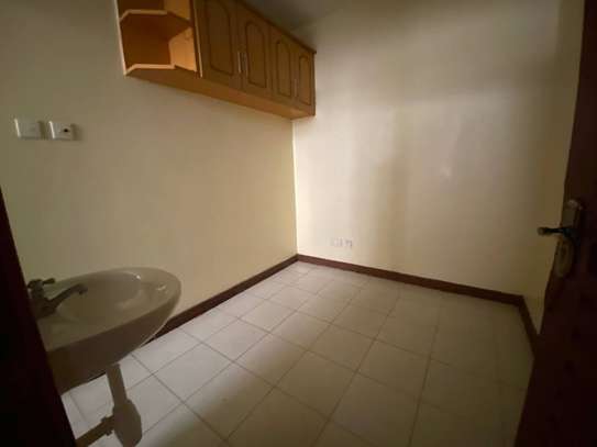 3 Bed Apartment with En Suite in Lavington image 5