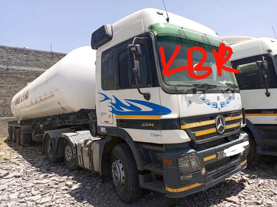Actros Mp2s complete with LPG gas trailers(3units) available image 1