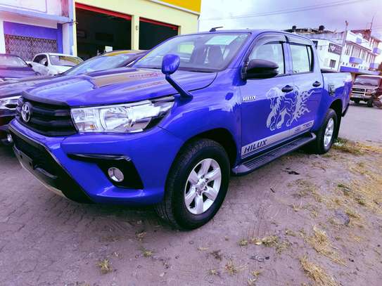 Toyota Hilux double cabin blue 2018 Diesel image 2