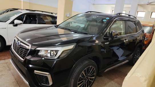Subaru Forester SK9 black 2018 4wd image 2