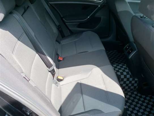 2014 Volkswagen Golf TSI Comfort Line Bluemotion Technology image 4