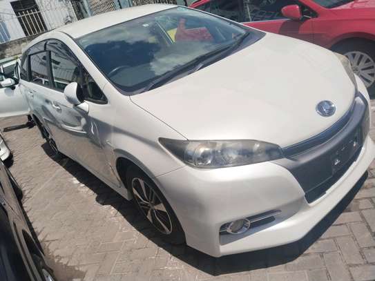 Toyota wish white colour on sale image 4