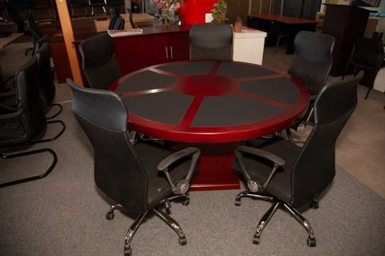 Office Table: Classic Round Mahogany Meeting Table image 3