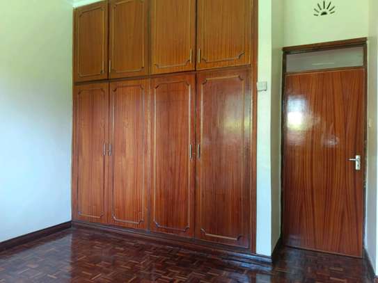 Lovely home 5br with Sq  for rent in Karen Bomas image 9
