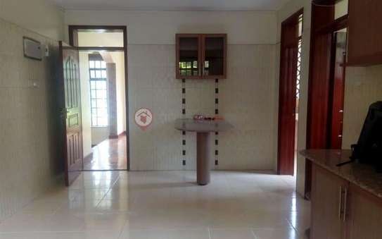 4 Bed Townhouse with En Suite at Rosslyn image 10