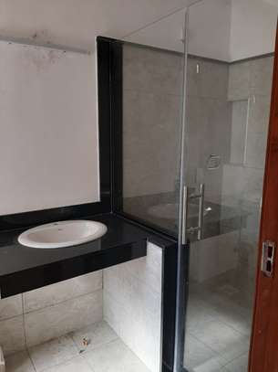 3 Bed Apartment with En Suite in Lavington image 10
