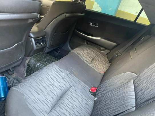 Toyota crown athlete image 9