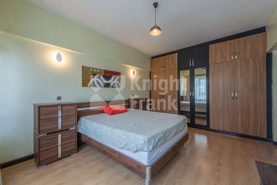 4 Bed Apartment with En Suite at Wood Avenue image 12