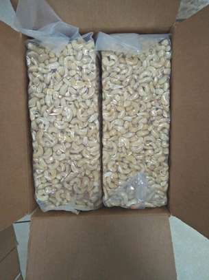 RAW CASHEW NUTS image 1
