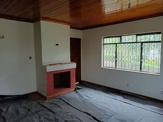 5 Bed House with En Suite at Nyari image 14