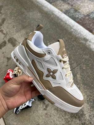 Lv sneakers image 1